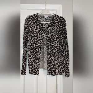 EUC Old Navy L cheetah or leopard print button down cardigan